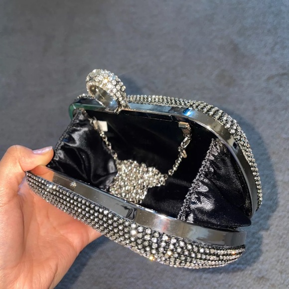 Iced Out Evening Clutch With Shoulder Chain - Picture 5 of 5